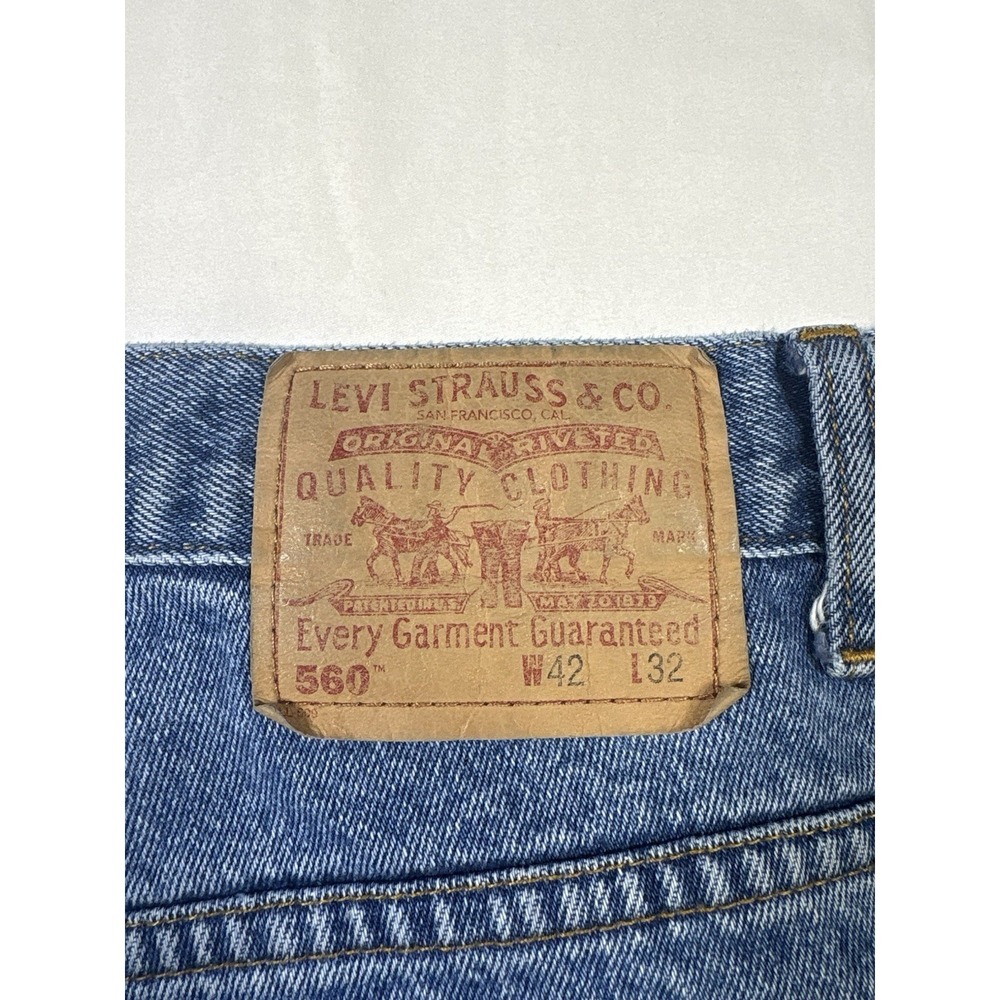 VTG 2001 Levis 560 Jeans Mens 42x32 Medium Wash Blue Loose Tapered Denim Y2K - Picture 13 of 16